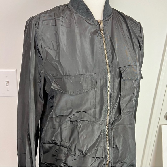 Forever 21 black bomber jacket womens small full zip with gold accents - Picture 5 of 7